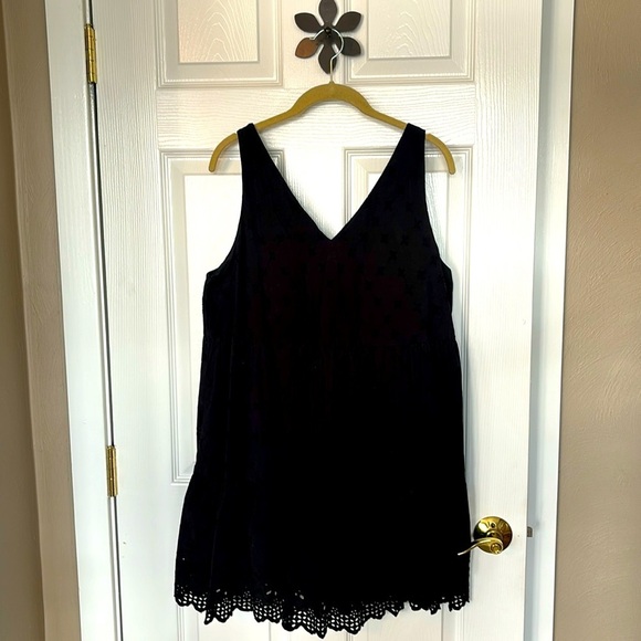 3 for $10 Cute Airy Loft Summer Sleeveless Eyelet Black Dress Lined size Large - Picture 1 of 9